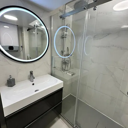 T2 Duplex Climatise Et Renove Avec Terrasses - Port * Hyeres
